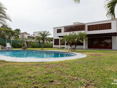 Venta de Casa en La Molina - Lima 5 Dormitorios 