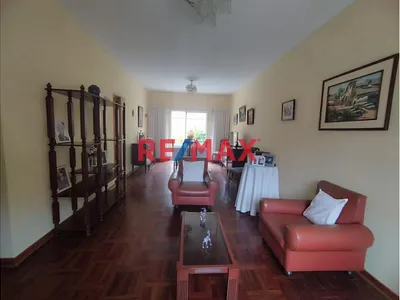 Se Vende Casa De Tres Pisos  De 161.85 M2 En La Perla Callao