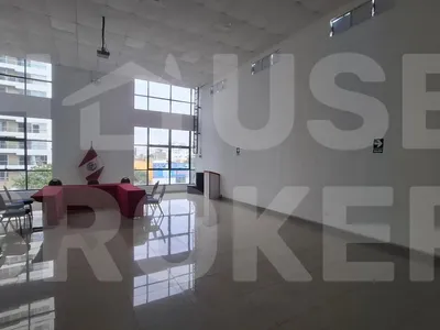 Venta de Local Comercial en Lince - Lima 18 Dormitorios 