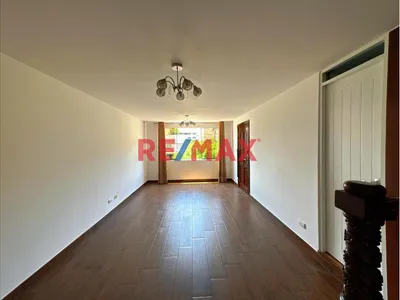 ✨ Moderno Tríplex En Venta En La Molina – Calle Los Fresnos | Terraza + Parrilla + Excelente Iluminación ✨
