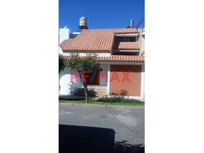 Casa Amplia En Cayma