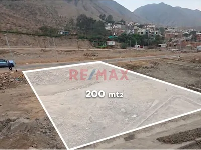 Terreno Residencial De 200 M² Cerca A C.C. Raúl Ferrero – La Molina