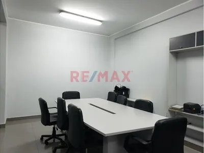 🏢✨ ¡Tu Empresa Merece Una Sede A La Altura De Su Crecimiento! ✨🏢 💼 Oficina Corporativa En Alquiler – 200 M²