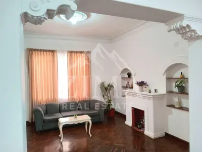 Venta de Casa en Miraflores - Lima 8 Dormitorios