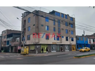 Invierte En Una Oportunidad Única! Casa Con 25 Habitaciones En Una Ubicación Estratégica