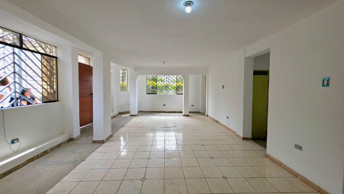 Alquiler de Local Comercial en Villa María del Triunfo - Lima 0 Dormitorio 