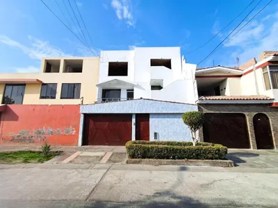 Venta de Casa en La Perla - Callao 5 Dormitorios 