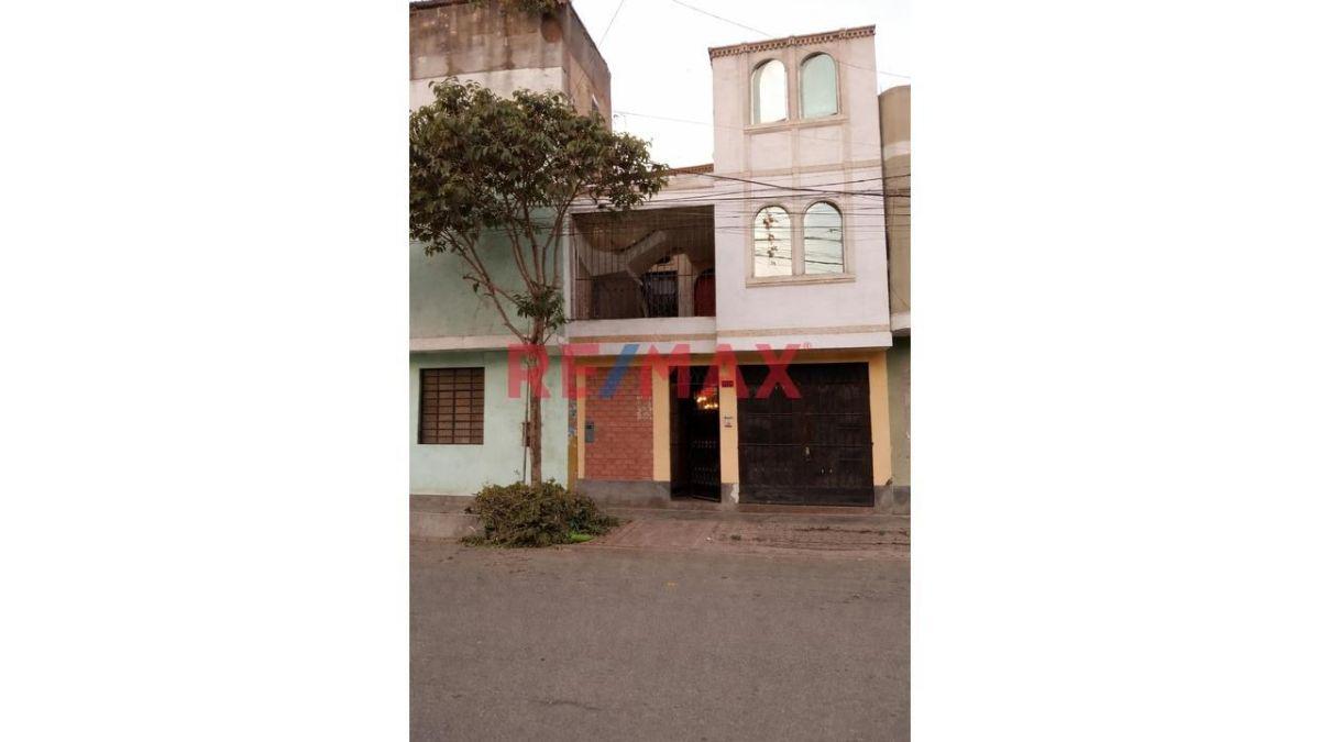 Venta de Casa en San Martín de Porres - Lima 5 Dormitorios 