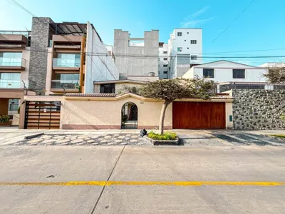 Venta de Casa en San Borja - Lima 5 Dormitorios 