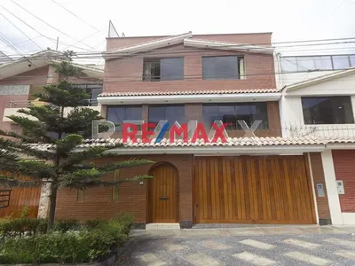 Se Alquila Acogedora Habitación Con Baño Privado En La Molina