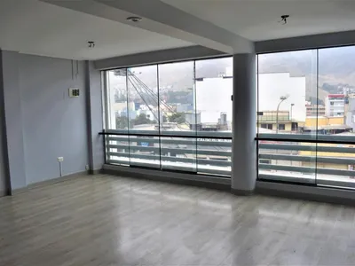 Alquiler de Oficina en Santiago de Surco - Lima 2 Dormitorios 
