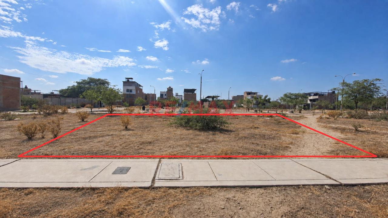 Venta De Terreno En Urb.Casuarinas Iii-Etapa Con Acceso A Parque