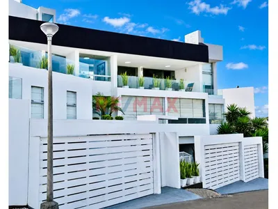Espectacular Casa De Playa De 4 Niveles  En Playa Del Golf – Asia