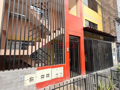 San Juan De Lurigancho Venta De Departamento 175 M2 1 Er Piso 2 Cuadras De La Estacion Postes