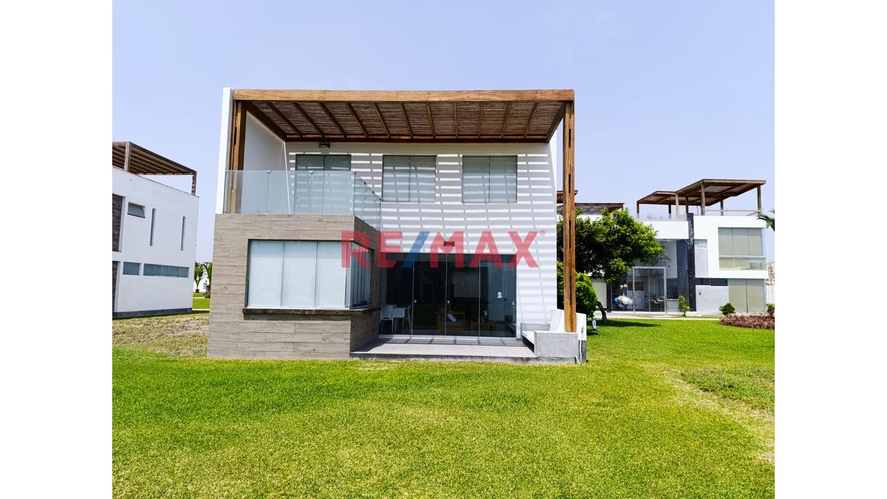 Venta De Casa En Condominio Puesta Del Sol 224.70 M2