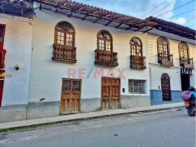 Venta De Casa En Esquina – Jr. José Gálvez 748–750, Zona San Pedro, Cajamarca