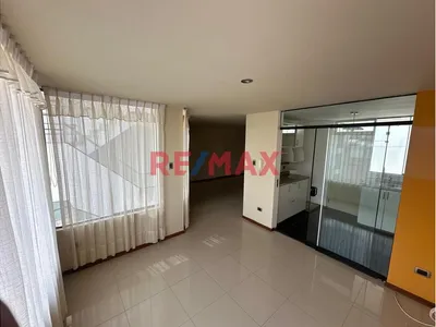Departamento En Alquiler !! Vive En Una De Las Zonas Más Exclusivas Y Seguras De Cayma. 🏡