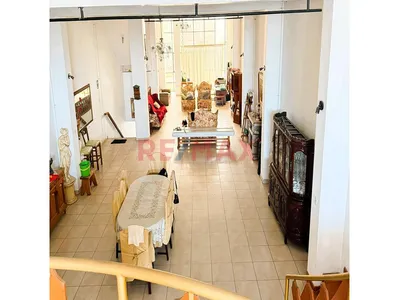 Local Comercial Av. Wiesse Por Est. Bayovar Y Santa Rosa