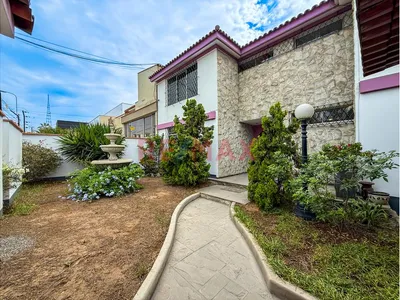 🏘️‼️TU REFUGIO SEGURO EN EL CORAZÓN DE SAN BORJA‼️ SE VENDE RESIDENCIA DE 450m²✅