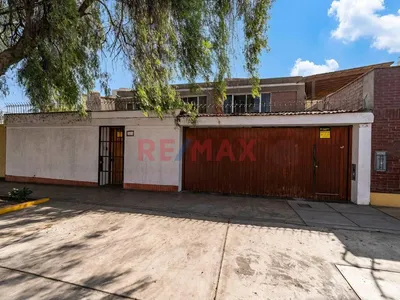 Casa Como Terreno Para Proyecto Multifamiliar - Valle Hermoso