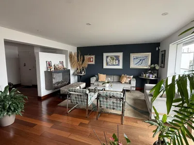Venta de Departamento en Santiago de Surco - Lima 4 Dormitorios