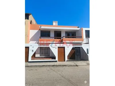 En Alquiler: Amplia Y Exclusiva Casa En Urb. Santa Inés