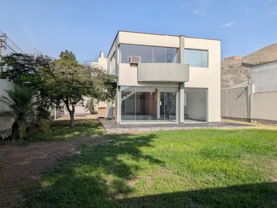 Venta de Casa en La Molina - Lima 4 Dormitorios