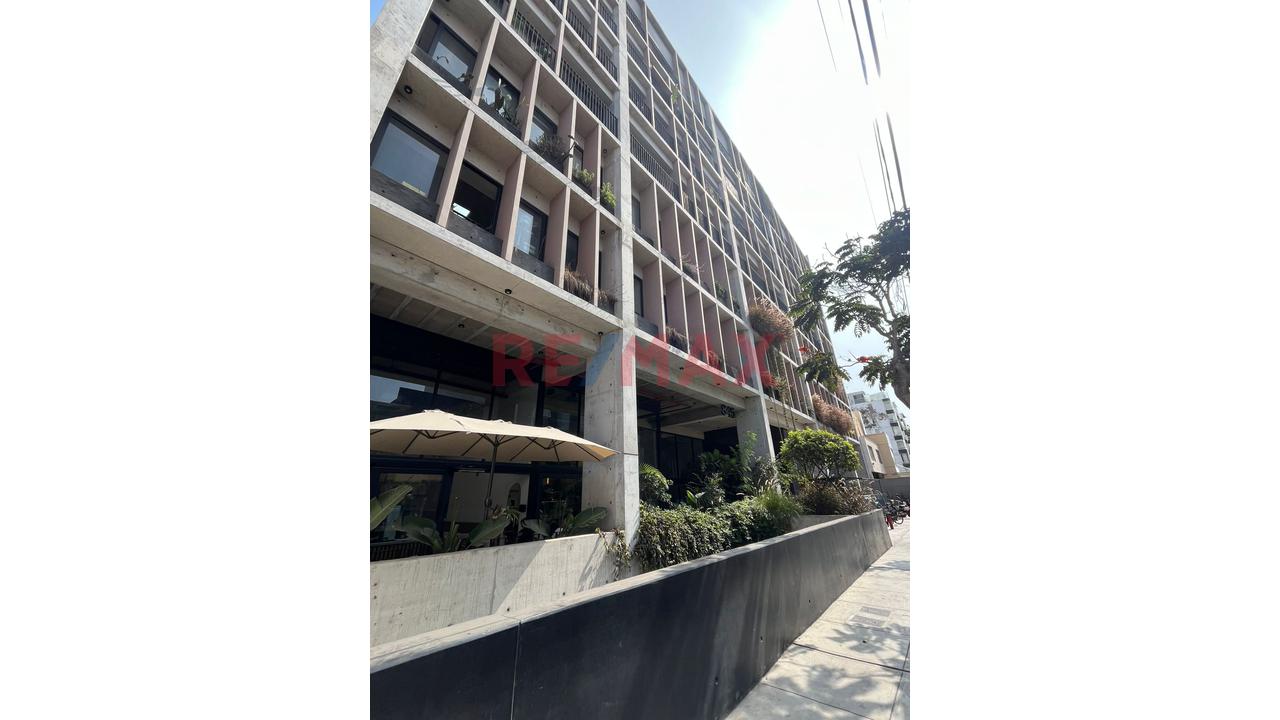 Venta De Amplia Oficina Y 3 Cocheras Exlusiva Y Centrica Zona De Miraflores