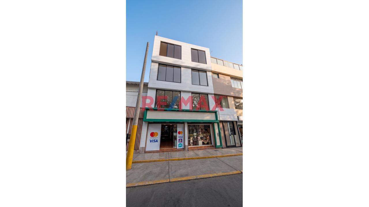 Local Comercial Estratégico En Avenida Principal — Frente A Ovalo De Bomberos | Daniel Alcides Carrión
