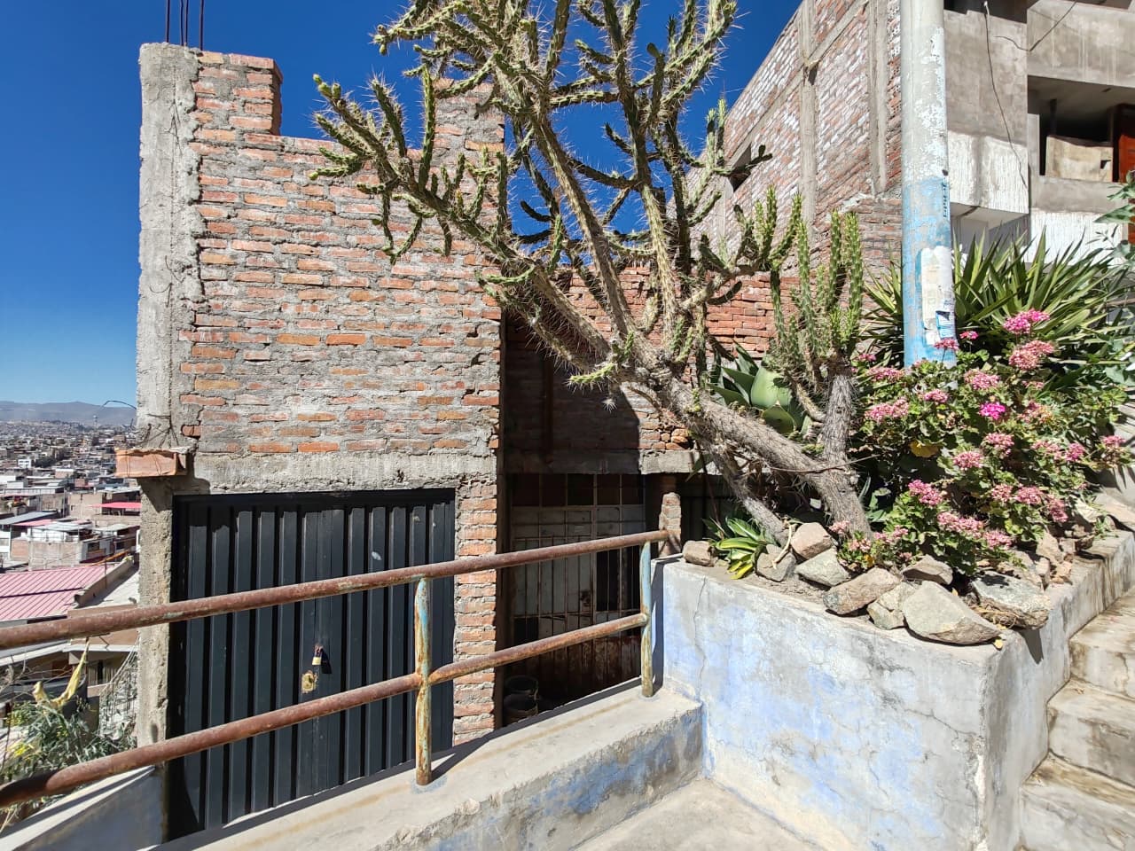 Vendo casita en graderías de Urb. José Carlos Mariátegui - La Chira, Hunter