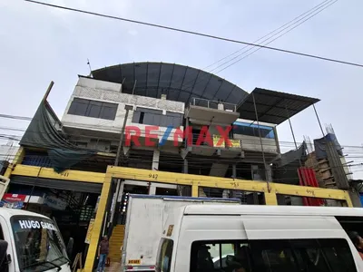 Venta Stand- Galeria Piramide Cerca Estacion Tren Piramide