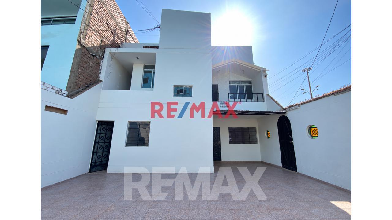 🏡 La Perla | Casa De 3 Pisos Con 8 Habitaciones, Cochera Para 2 Autos Y Potencial Para 5 Pisos