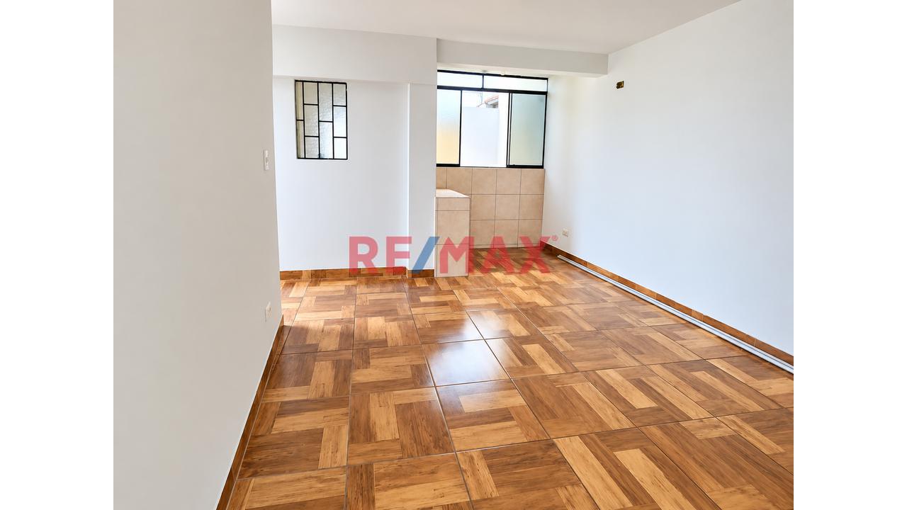 Se Alquila Departamento En Surquillo De 75M2 /4To Piso