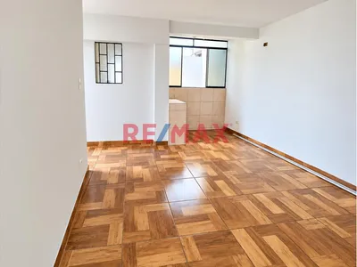 Se Alquila Departamento En Surquillo De 75M2 /4To Piso