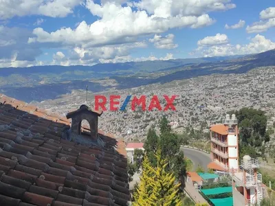 Se Vende Casa Como Terreno; Con Area Techada De 549.80 M2 Y, Un Area De Terreno De 9,365.50 M2,  Con Dos Accesos Frente Y Posterior Directament A La Carretera Los Libertadores; En Zona De Huascaura En