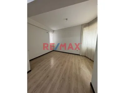 Alquilo Departamento En Urb. Piedra Santa