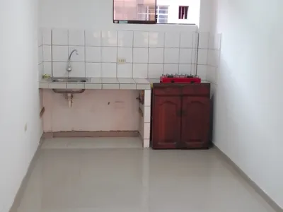 Alquiler De Local Para Actividades Comerciales En San Felipe Comas -Ac.130 M2