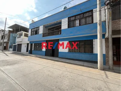 Venta De Casa Con Local Comercial Y Departamento Cerca A Terminal Terrestre