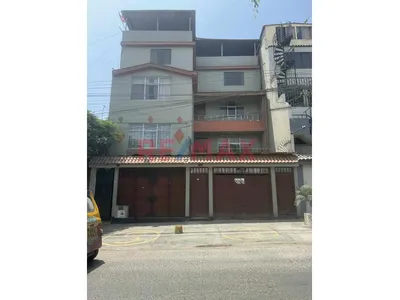 Venta Casa Zonificación Cz En Avenida En San Juan De Miraflores