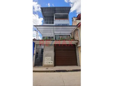Se Vende Casa De 4 Pisos, Jr. Huaraz 111, 1/2 Cuadra Via De Evitamiento, Cajamarca