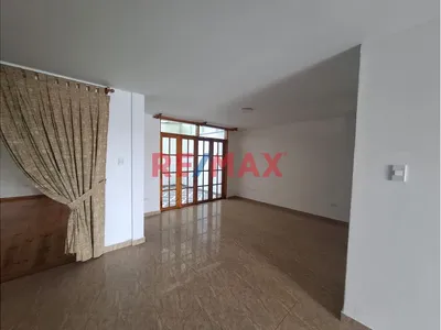 Venta De Casa Urb El Golf Dentro De Condominio 2 Cocheras At 160 M2 Usd 330,000 Dolares