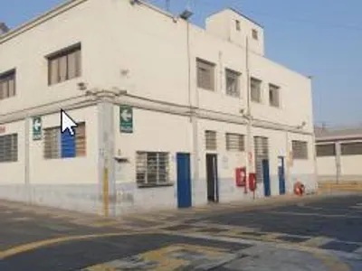 Venta de Local Comercial en Ate - Lima 15 Dormitorios 