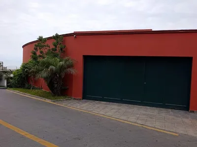 Venta de Casa en Santiago de Surco - Lima 5 Dormitorios