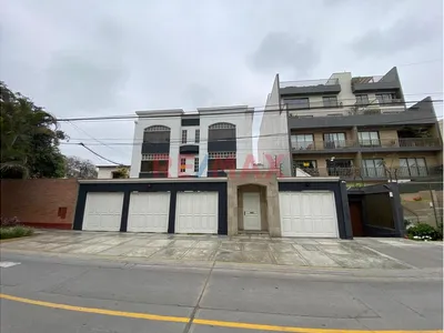 Vendo Amplio Departamento + Aires En San Borja
