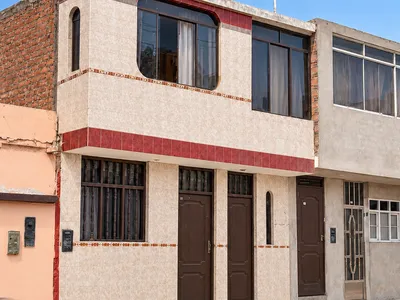 Casa - hospedaje de dos pisos más aires | Puerto Malabrigo