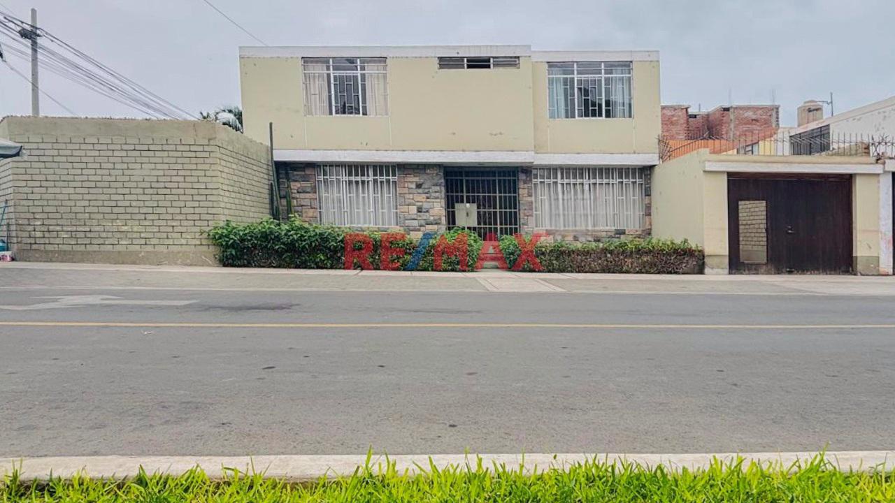 Venta De Casa En Esquina En Exclusiva Urbanización San Antonio En Bellavista
