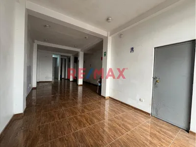¡Alquiler Local Comercial En Villa María Del Triunfo!
