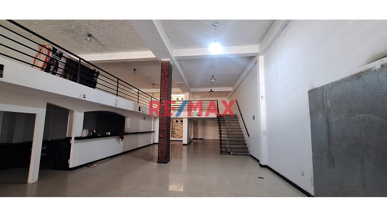 Se Vende Local Comercial De 3 Pisos – A.C: 740M2 En Plena Av. América Sur A Un Paso Del Bypass Del Óvalo Grau – Trujillo