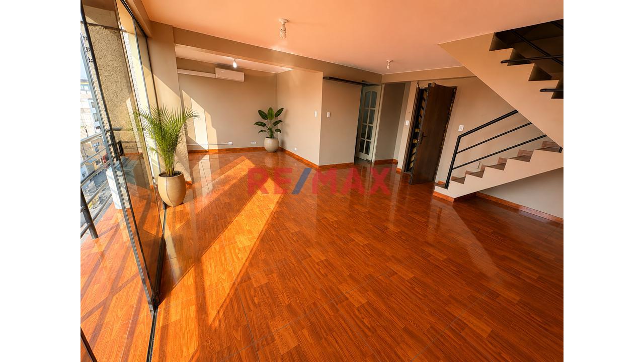 Vendo Hermoso Departamento Triplex En Los Olivos ( Frente Centro Comercial Plaza Norte)