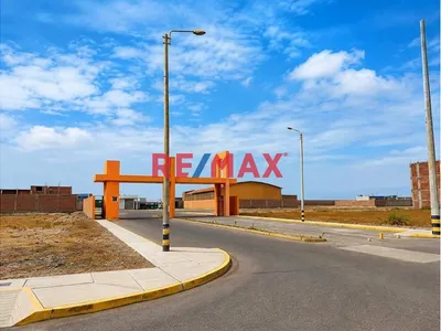 ✔✔Ocasión Terreno En Esquina En Las Colinas De Piura Resort ✔✔📌Frente A La Garita De Ingreso📐220 M2 💰32,500 Dólares❗❗